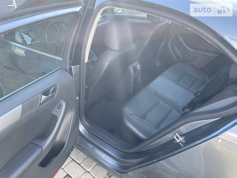 Седан Volkswagen Jetta 2016 в Києві