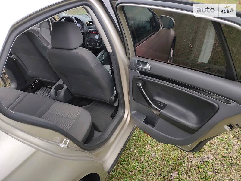 Седан Volkswagen Jetta 2006 в Радивилове