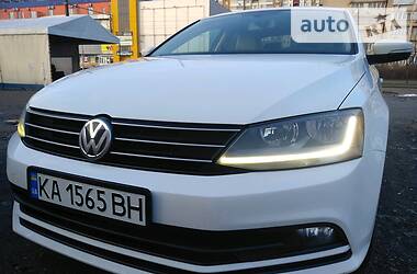 Седан Volkswagen Jetta 2016 в Киеве