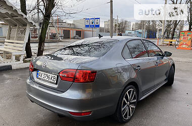 Седан Volkswagen Jetta 2013 в Мариуполе