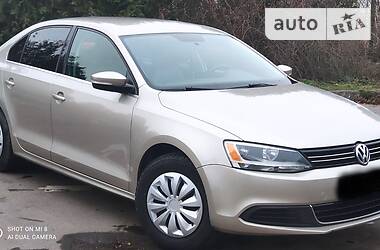 Седан Volkswagen Jetta 2013 в Львові