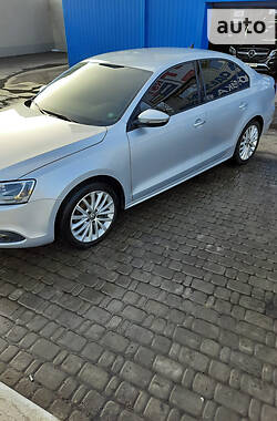 Седан Volkswagen Jetta 2013 в Харькове