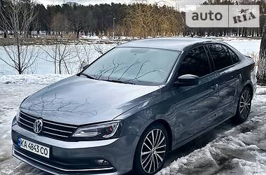 Седан Volkswagen Jetta 2016 в Киеве