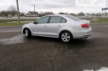 Седан Volkswagen Jetta 2011 в Ровно