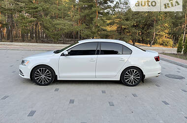 Седан Volkswagen Jetta 2015 в Києві