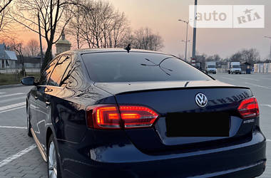 Седан Volkswagen Jetta 2014 в Ивано-Франковске