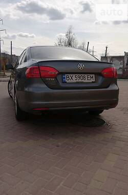 Седан Volkswagen Jetta 2013 в Хмельницком