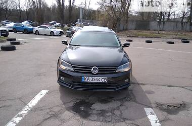 Седан Volkswagen Jetta 2015 в Києві