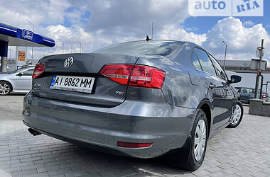 Седан Volkswagen Jetta 2015 в Киеве