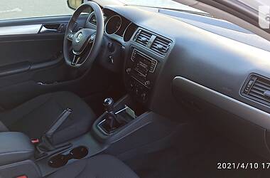 Седан Volkswagen Jetta 2015 в Стрые