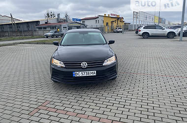 Седан Volkswagen Jetta 2015 в Львове