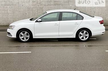 Седан Volkswagen Jetta 2016 в Киеве