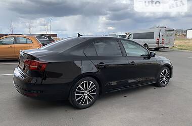 Седан Volkswagen Jetta 2016 в Киеве