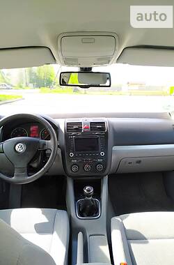 Седан Volkswagen Jetta 2006 в Днепре