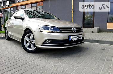 Седан Volkswagen Jetta 2015 в 