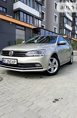 Седан Volkswagen Jetta 2015 в 