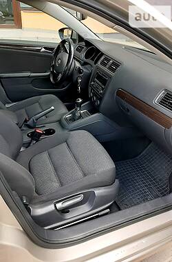 Седан Volkswagen Jetta 2015 в 