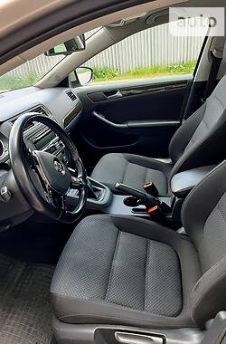 Седан Volkswagen Jetta 2015 в 