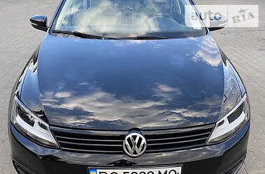 Седан Volkswagen Jetta 2014 в 