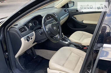 Седан Volkswagen Jetta 2014 в 
