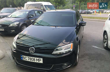 Седан Volkswagen Jetta 2012 в 