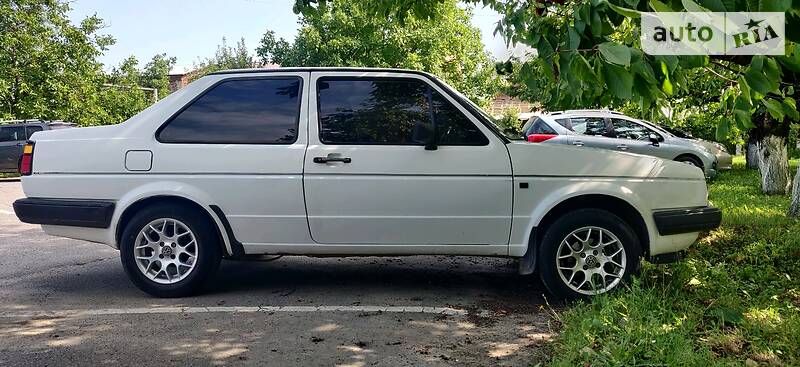 Седан Volkswagen Jetta 1987 в Чернівцях