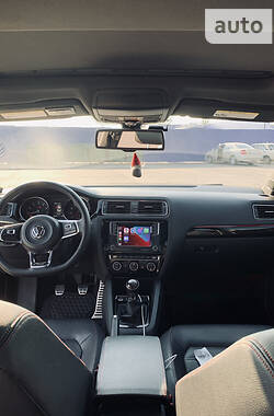 Седан Volkswagen Jetta 2016 в 