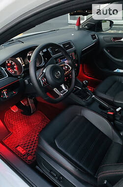 Седан Volkswagen Jetta 2016 в 