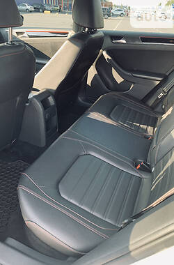 Седан Volkswagen Jetta 2016 в 