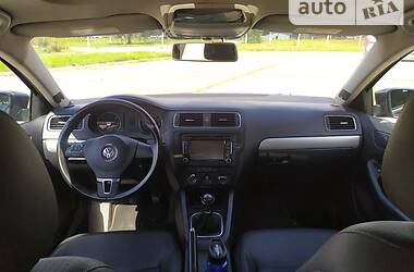 Седан Volkswagen Jetta 2012 в 
