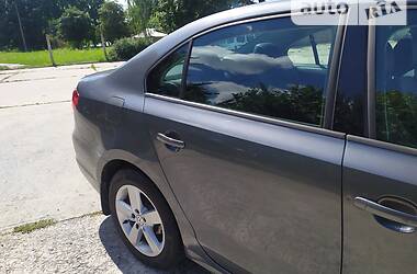 Седан Volkswagen Jetta 2012 в 