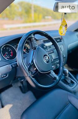Седан Volkswagen Jetta 2017 в Ромнах
