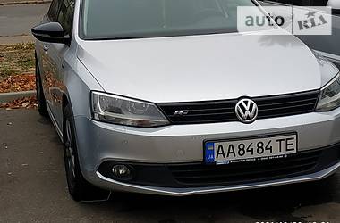 Седан Volkswagen Jetta 2012 в Києві