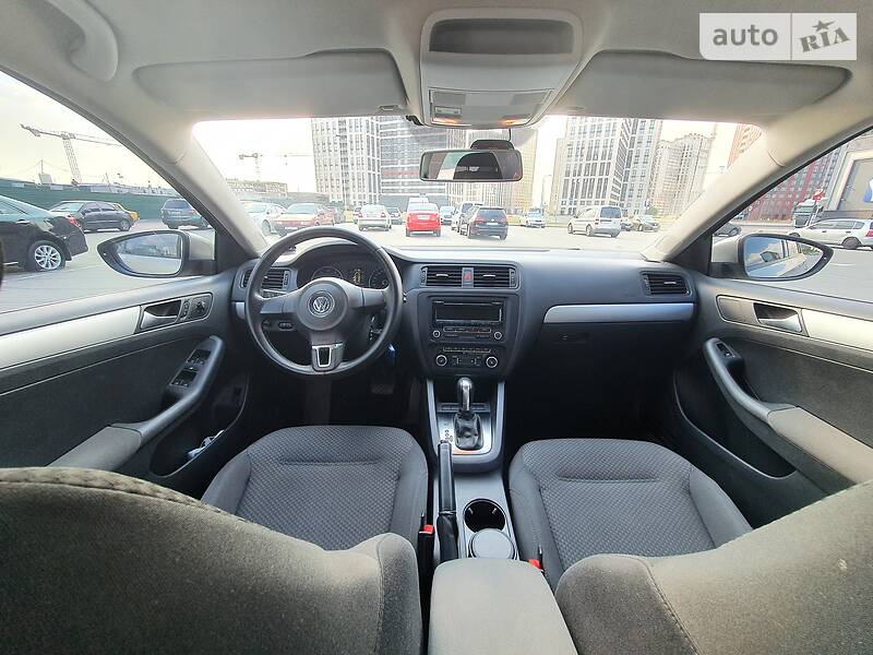 Седан Volkswagen Jetta 2011 в Києві