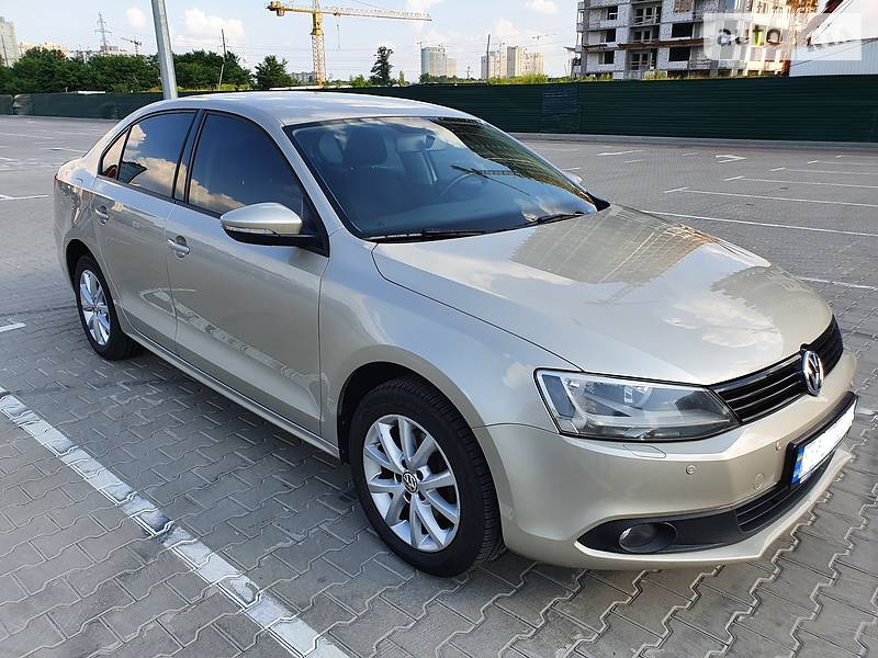 Седан Volkswagen Jetta 2011 в Києві