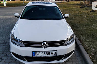 Седан Volkswagen Jetta 2012 в Чорткові