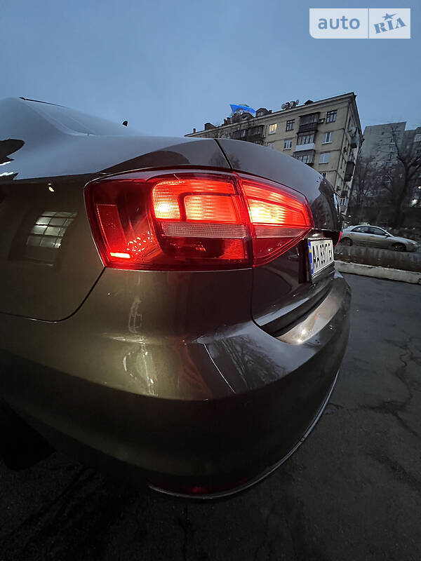 Седан Volkswagen Jetta 2015 в Киеве фото 8 Седан Volkswagen Jetta 2015 в Киеве