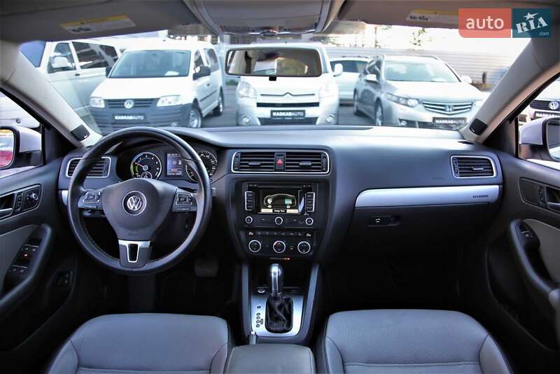 Седан Volkswagen Jetta 2013 в Харькове