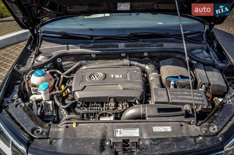Седан Volkswagen Jetta 2016 в Николаеве