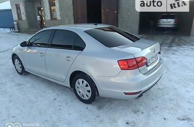 Седан Volkswagen Jetta 2012 в Тячеве