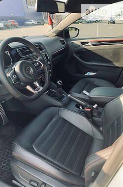 Седан Volkswagen Jetta 2016 в 