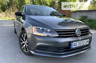 Седан Volkswagen Jetta 2015 в 