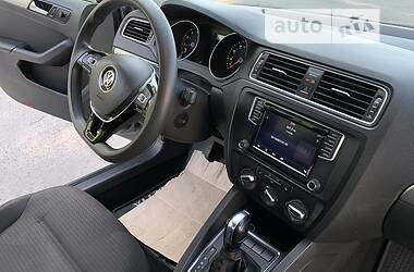 Седан Volkswagen Jetta 2015 в 