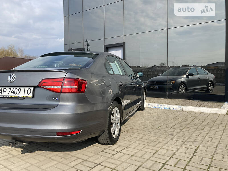 Седан Volkswagen Jetta 2015 в Запорожье