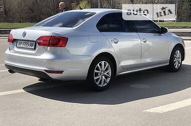 Седан Volkswagen Jetta 2012 в 