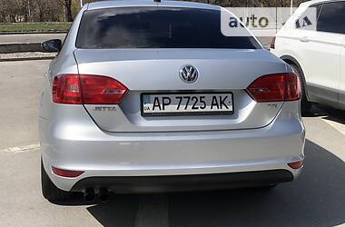 Седан Volkswagen Jetta 2012 в 