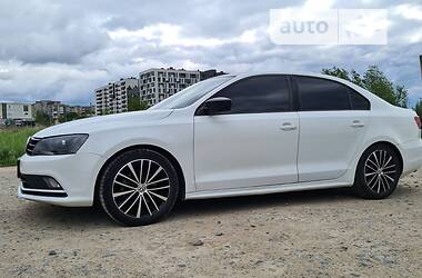 Седан Volkswagen Jetta 2016 в Львове