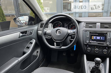 Седан Volkswagen Jetta 2015 в Мукачево