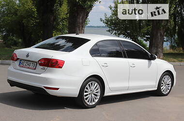 Седан Volkswagen Jetta 2013 в Дніпрі