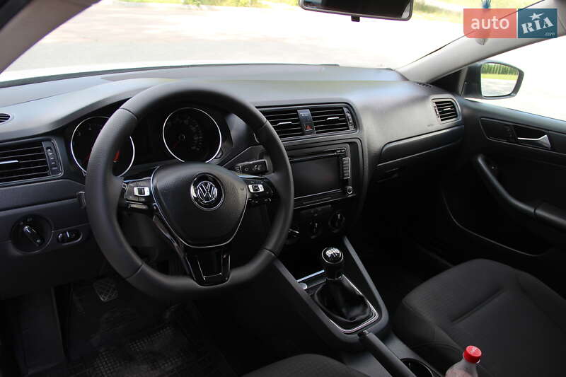 Седан Volkswagen Jetta 2015 в Бучачі